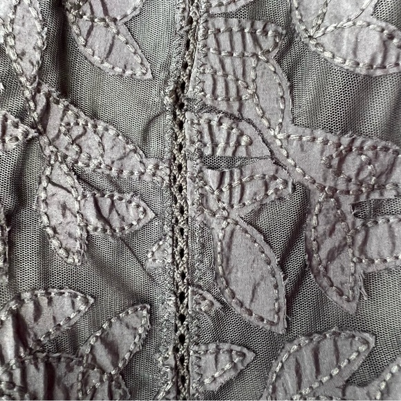 Peter Nygard Black Lace Overlay Embroidered Applique Satin Skirt Size 10 EUC - Picture 6 of 14